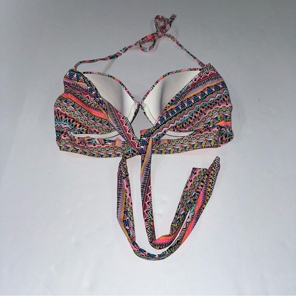 Victoria’s Secret The Wrap Halter Geometric Print Bikini Top - Picture 5 of 9